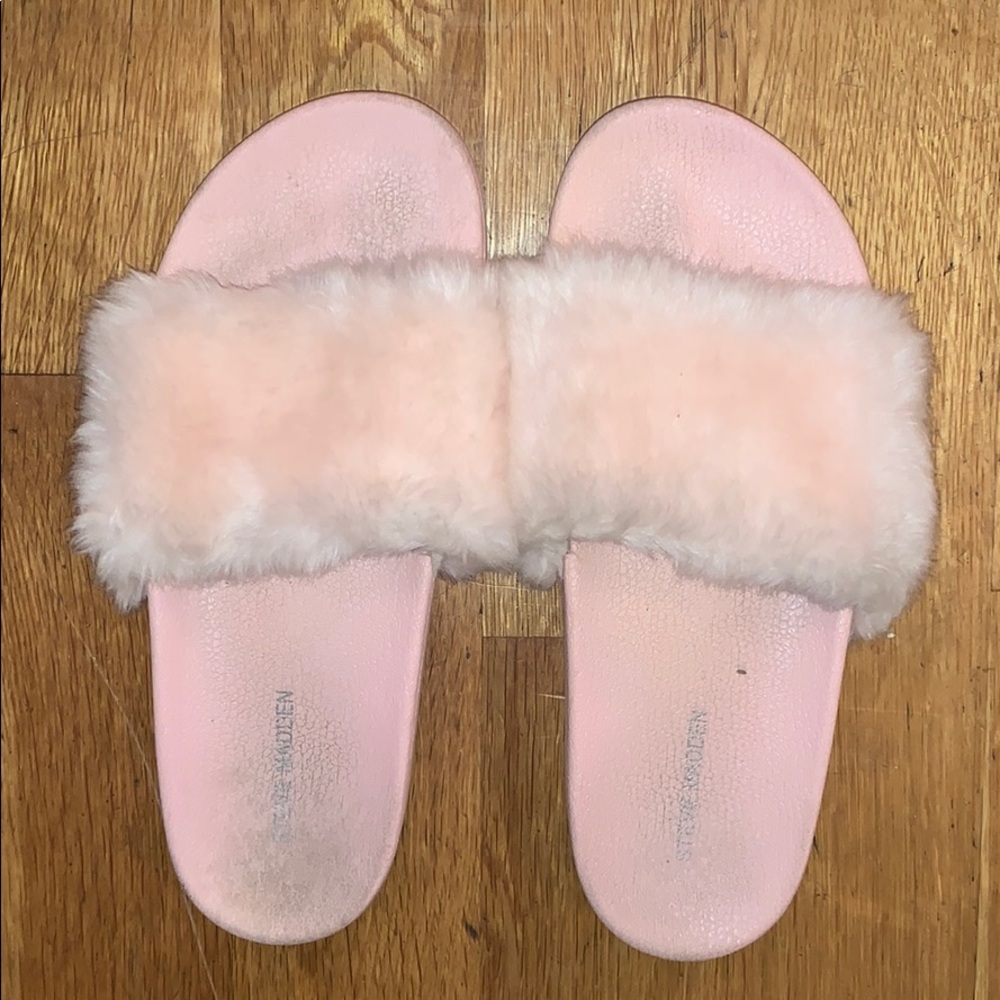Steve Madden pink furry slippers